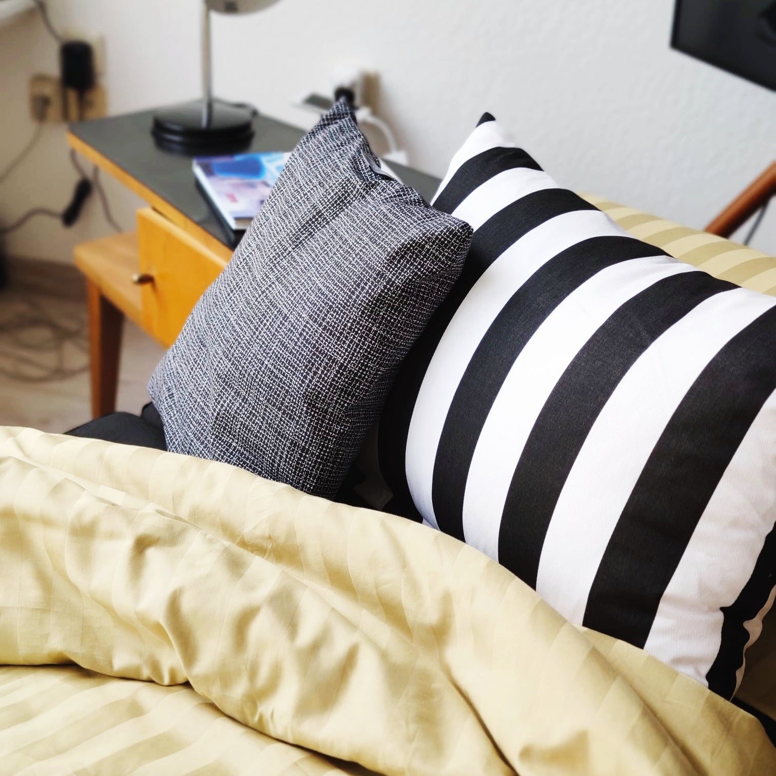 Villa Jade° Kissenbezug schwarz-weiss gesteift - schlafraum.shop