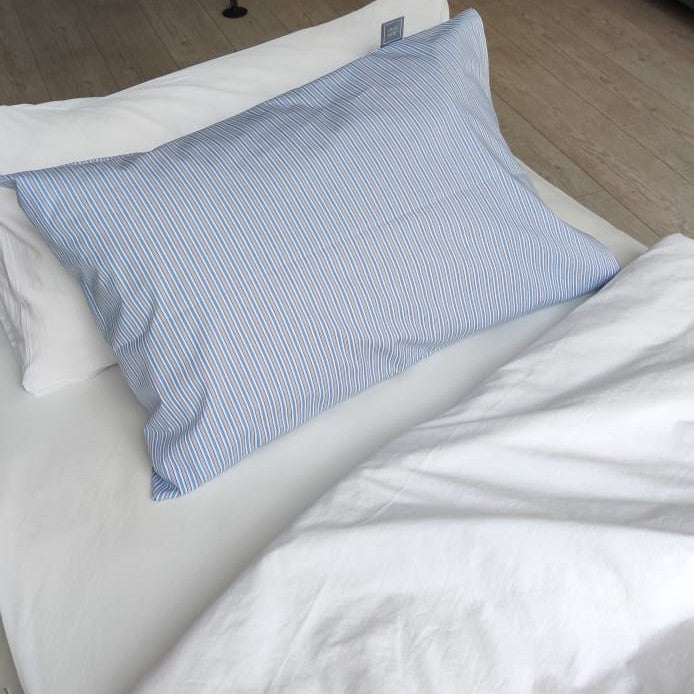 Villa Jade° Kissenhülle Blau gestreift - schlafraum.shop
